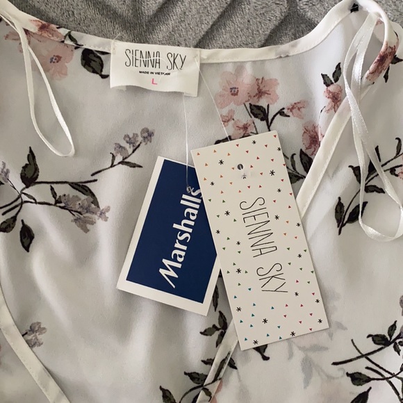 Floral dress - Picture 4 of 4